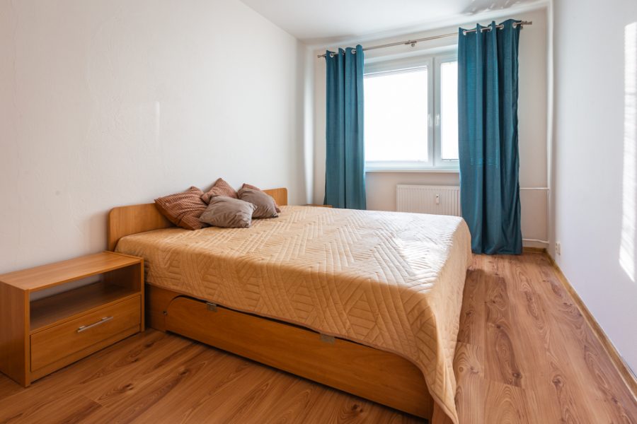 Lokalita Sásová – Prenájom 3 izb. bytu (70 m2) po komplentej rekonštrukcii s balkónom a pohodlným parkovaním, Banská Bystrica