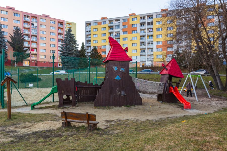 Lokalita Sásová – Prenájom 3 izb. bytu (70 m2) po komplentej rekonštrukcii s balkónom a pohodlným parkovaním, Banská Bystrica