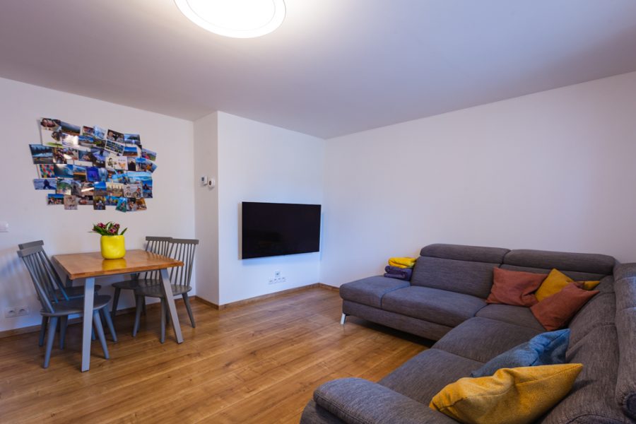 Lokalita Fončorda – Predaj 3 izb. bytu (73 m2) s krbom po komplet. rekonštrukcii a murovanou pivnicou (2x), ulica Jilemnického