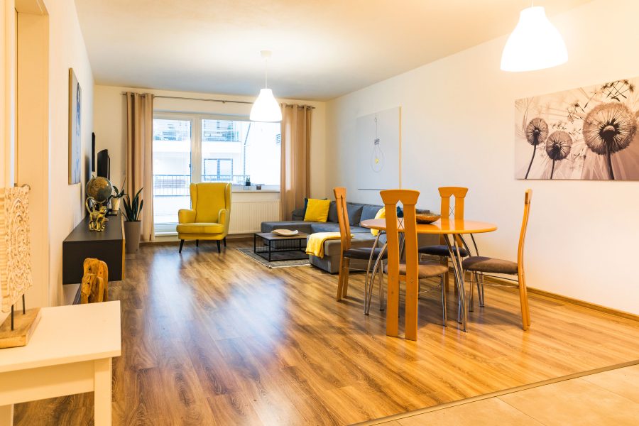 Lokalita Belveder – Prenájom pekného 2 izb. bytu (60 m2) v novostavbe s veľkou terasou, pivnicou a garážovým parkovaním, širšie centrum BB