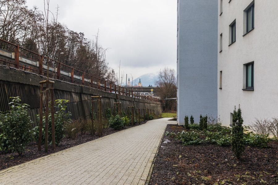 Lokalita Belveder – Prenájom pekného 2 izb. bytu (60 m2) v novostavbe s veľkou terasou, pivnicou a garážovým parkovaním, širšie centrum BB