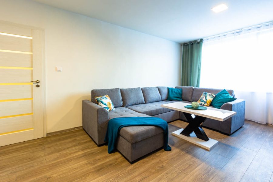 Lokalita Sídlisko – Prenájom 3 izb. bytu (70 m2) po kompletnej rekonštrukcii s pivnicou a dvoma balkónmi, širšie centrum mesta BB