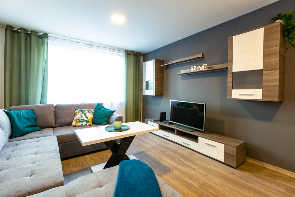 Lokalita Sídlisko – Prenájom 3 izb. bytu (70 m2) po kompletnej rekonštrukcii s pivnicou a dvoma balkónmi, širšie centrum mesta BB